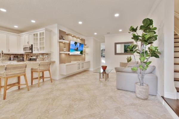 Barefoot Beach Villas, 829 S Ocean Blvd, Pompano Beach, Florida 33062, image 2
