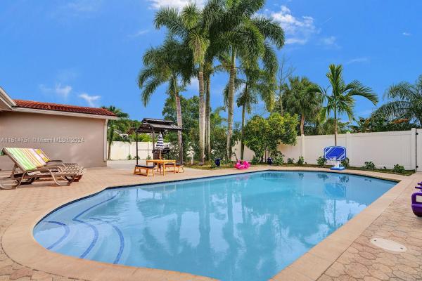 Hollywood Hills, 5500 Cleveland St, Hollywood, Florida 33021, image 1