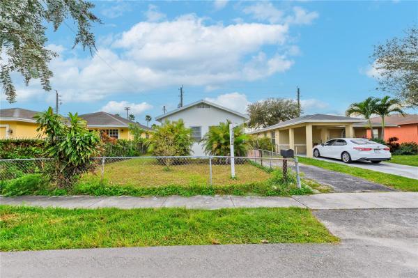 Liberia, 2344 Hope St, Hollywood, Florida 33020, image 3