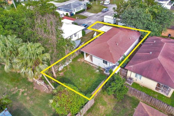 Villas Of Palm Bay, 865 SW 7th Ter, Florida City, Florida 33034, image 2