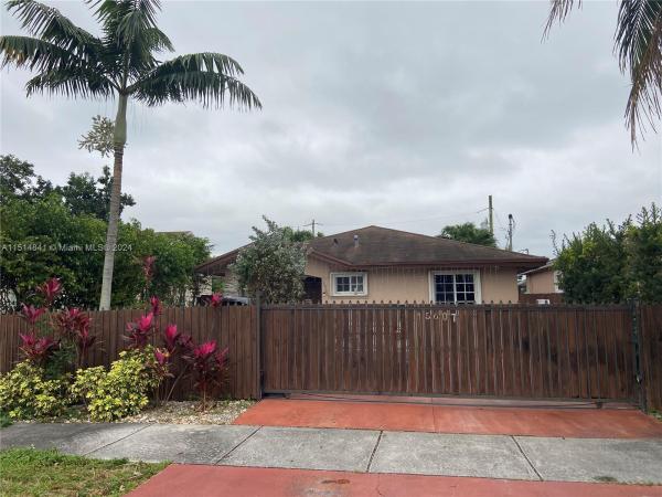 Venetian Gardens, 15607 NW 37th Pl, Miami Gardens, Florida 33054, image 2