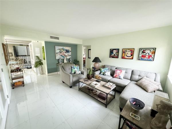 Fox Chase, 8625 NW 8th St #418, Fountainebleau, Florida 33126, image 1
