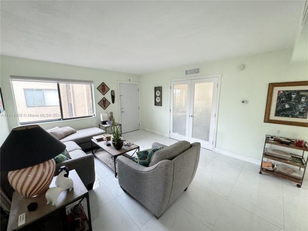 Fox Chase, 8625 NW 8th St #418, Fountainebleau, Florida 33126, image 3