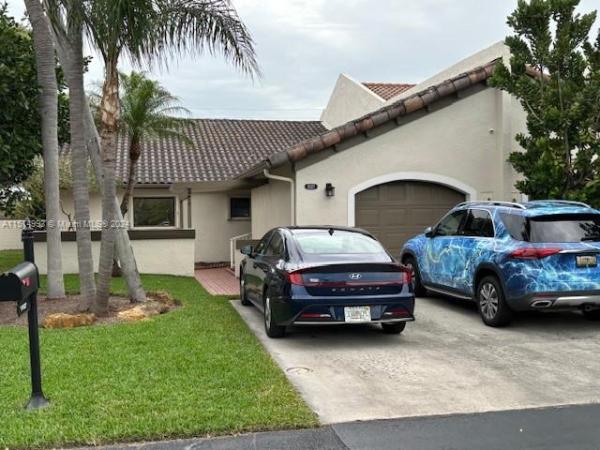 Kings Court West, 11527 SW 84th Ln 0, Kendall, Florida 33173, image 1