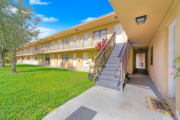 Ludlam Gardens, 4444 SW 67th Ave #7, Glenvar Heights, Florida 33155, image 3