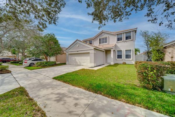 Savannah Falls, 958 Briar Ridge Rd, Weston, Florida 33327, image 1