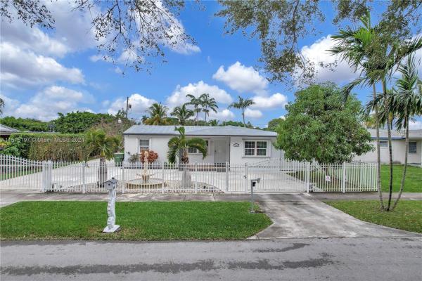 Sky Vista, 1040 NE 14th Ave, Homestead, Florida 33033, image 3