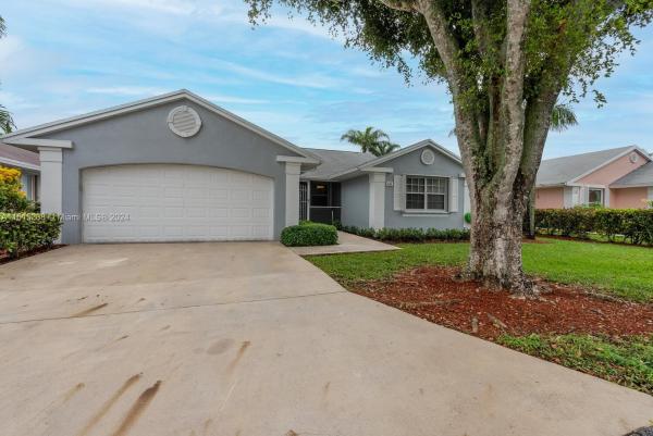 North Gate, 645 SE 27th Ln, Homestead, Florida 33033, image 2