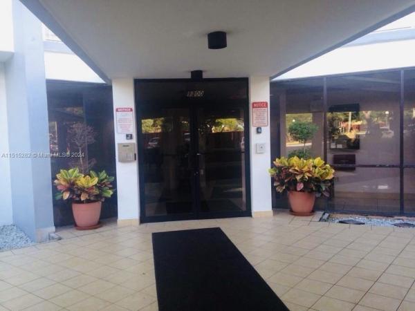 Wilshire, 1300 NE Miami Gardens Dr #620E, Ojus, Florida 33179, image 2
