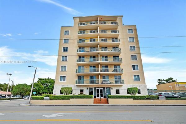 Douglas Place In Golden Pines, 2501 Douglas Rd #405, Miami, Florida 33133, image 2