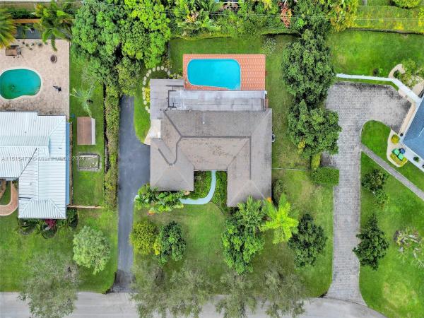 Country Club Grove, 8525 SW 148th Ter, Palmetto Bay, Florida 33158, image 2