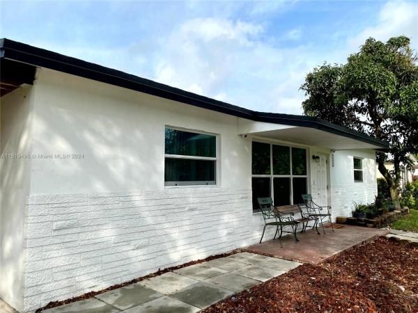 Silver Lake, 5731 SW 53rd Ter, Davie, Florida 33314, image 2