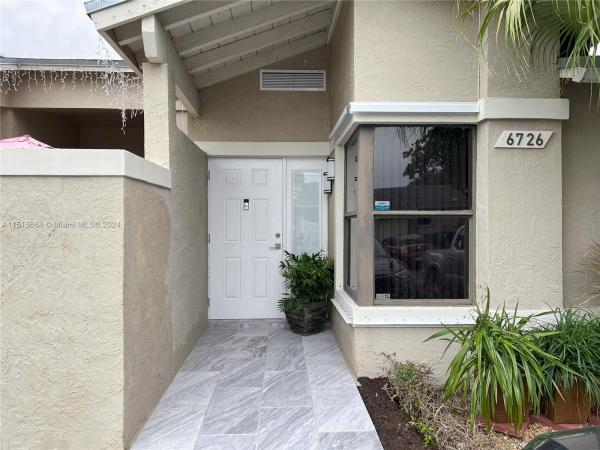 Westwind Lakes Garden Homes, 6726 SW 152nd Pl #29-26, Kendall West, Florida 33193, image 2