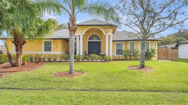 Hidden Oaks, 2598 SW National Cir, Port St. Lucie, Florida 34953, image 2