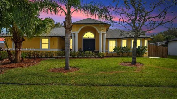 Hidden Oaks, 2598 SW National Cir, Port St. Lucie, Florida 34953, image 3