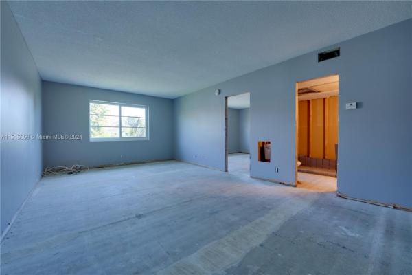 Oakland Grove Village, 659 W Oakland Park Blvd #218C, Oakland Park, Florida 33311, image 1
