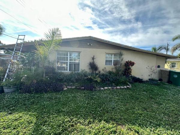 Playland Village, 6110 SW 38th Ct, Davie, Florida 33314, image 1