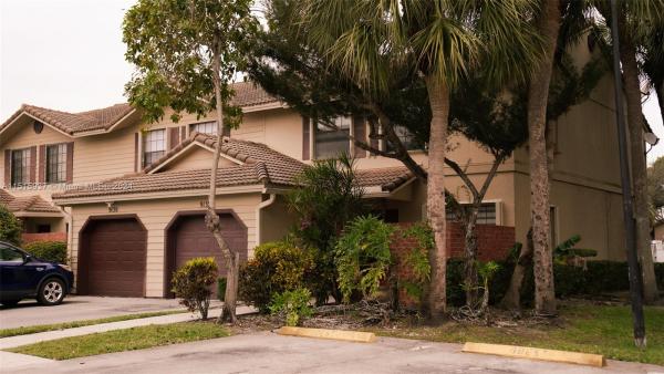 Vineyards Of Plantation, 9132 Vineyard Lake Dr, Plantation, Florida 33324, image 3