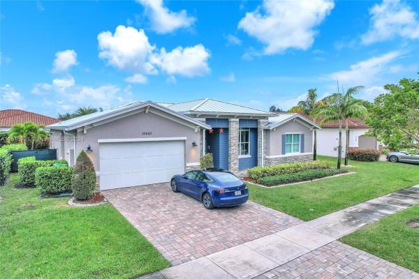 Ranchette Isle, 10450 Ranchette Dr, Cooper City, Florida 33328, image 1