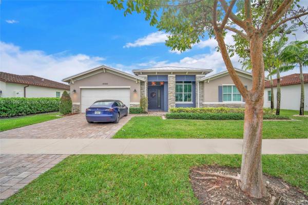 Ranchette Isle, 10450 Ranchette Dr, Cooper City, Florida 33328, image 2