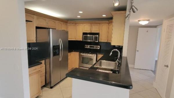 Island Place At North Bay Village, 1455 SE Treasure Dr #4R, North Bay Village, Florida 33141, image 1