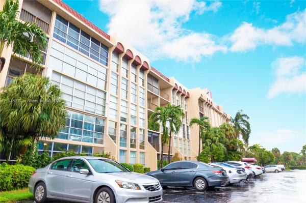 De Soto Park North, 2101 Atlantic Shores Blvd #420, Hallandale Beach, Florida 33009, image 1