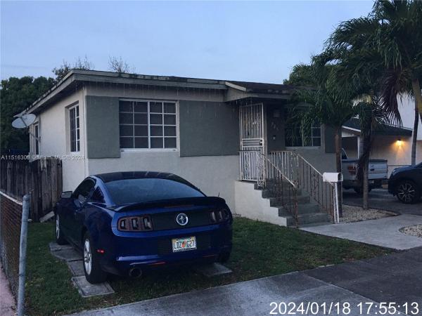 Industrial Center, 725 W 33rd St, Hialeah, Florida 33012, image 1