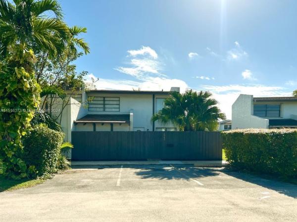 Snapper Creek Townhouses, 6945 SW 109th Pl #6945, Kendall, Florida 33173, image 3