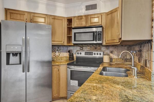 Lake Pointe, 210 Lake Pointe Dr #310, Oakland Park, Florida 33309, image 1