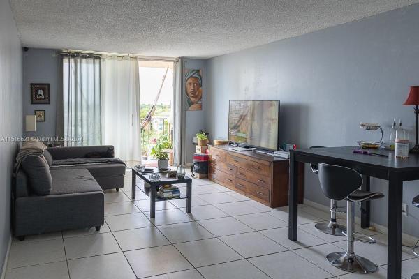 3 Horizons South, 1465 NE 123rd St #708, North Miami, Florida 33161, image 1