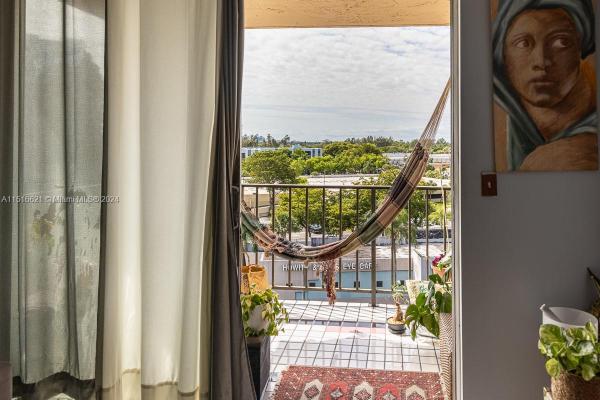 3 Horizons South, 1465 NE 123rd St #708, North Miami, Florida 33161, image 2