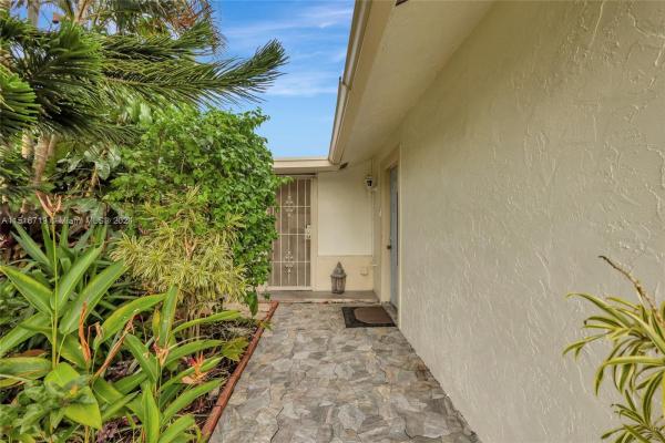 Garden Hills, 5245 Robbie Ct, West Palm Beach, Florida 33415, image 3