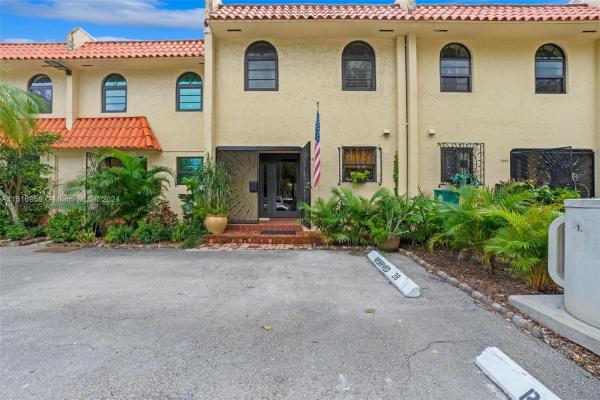 Harbour Club Villas, 1548 NE 105th St #B8, Miami Shores, Florida 33138, image 1
