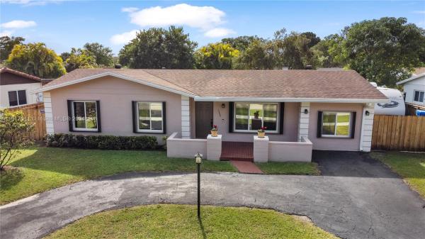 Devon Aire Estates, 12460 SW 106th St, The Crossings, Florida 33186, image 1