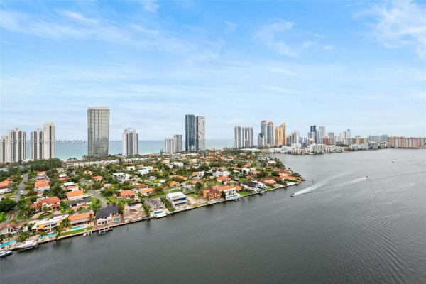 Mystic Pointe Tower 200, 19101 NE 36th Ct #3008, Aventura, Florida 33180, image 2