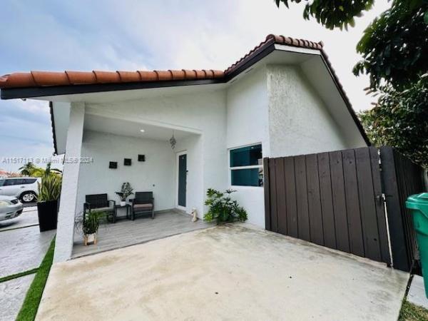 Bird Lakes Townhouses, 4524 SW 143rd Ct #4524, Kendale Lakes, Florida 33175, image 3