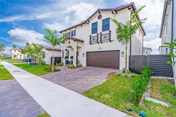 Siena Reserve, 23291 SW 132nd Pl, Princeton, Florida 33032, image 3