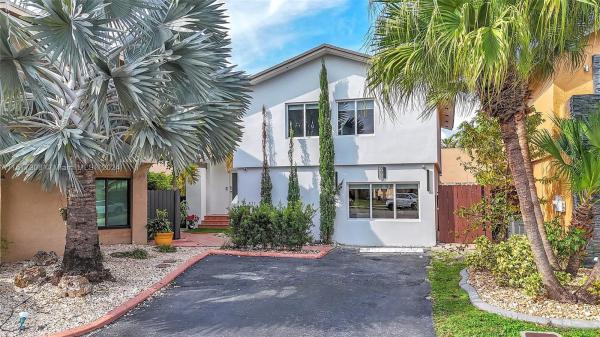 Fontainebleau Park West Villas, 991 NW 106th Ave Cir, Fountainebleau, Florida 33172, image 3