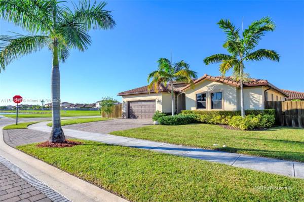 Kingman Commons, 2621 SE 1st Ln, Homestead, Florida 33033, image 2