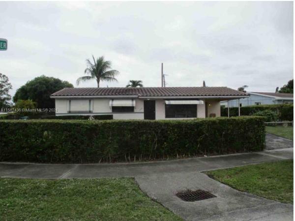 Heftler Homes, 10402 SW 40th Ter, Westwood Lakes, Florida 33165, image 1