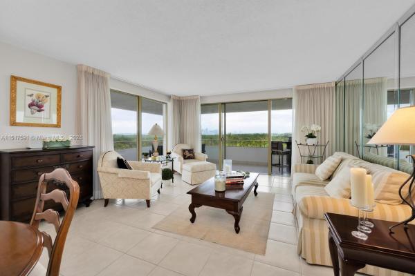 Commodore Club West, 155 Ocean Lane Dr #908, Key Biscayne, Florida 33149, image 2
