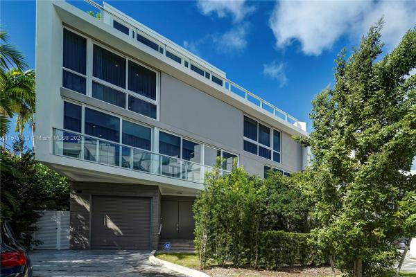 Palm Villas, 1000 99th St #7, Bay Harbor Islands, Florida 33154, image 1