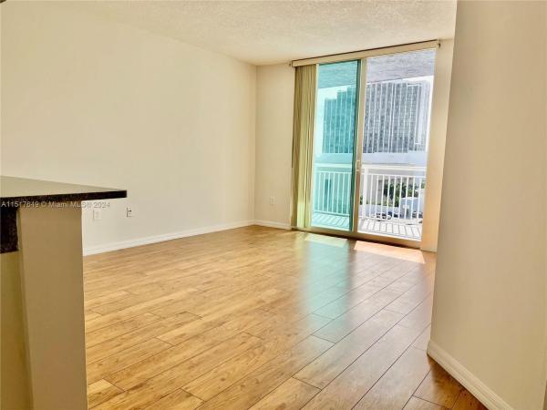 1800 Biscayne Plaza, 275 NE 18th St #904, Miami, Florida 33132, image 2