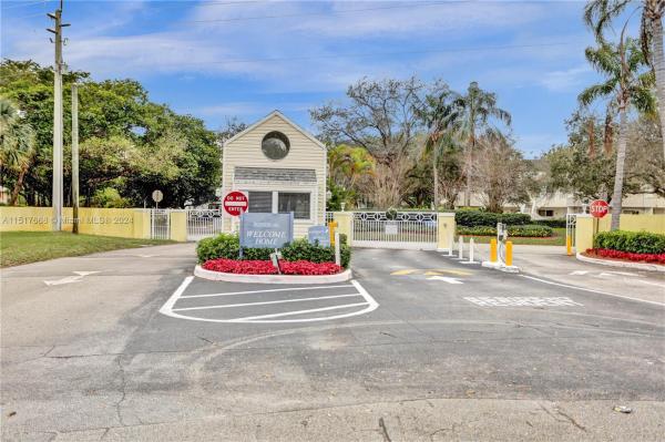 Summer Lake At Three Lakes, 3469 NW 44th St #204, Oakland Park, Florida 33309, image 2