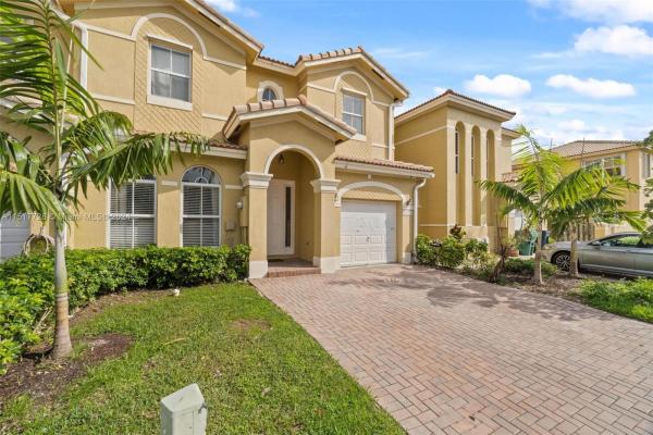 Kendall Breeze West, 11783 SW 137th Path #,, The Hammocks, Florida 33186, image 2