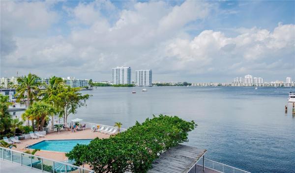 Stratford House, 2841 NE 163 St #403, North Miami Beach, Florida 33160, image 2
