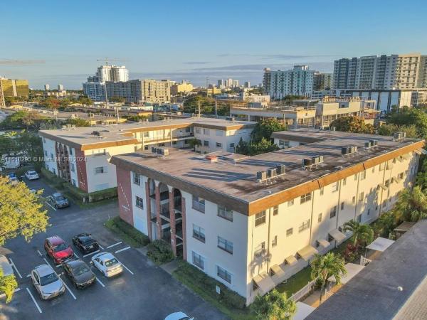 Paradise Gardens 3, 2210 Taylor St #106, Hollywood, Florida 33020, image 1