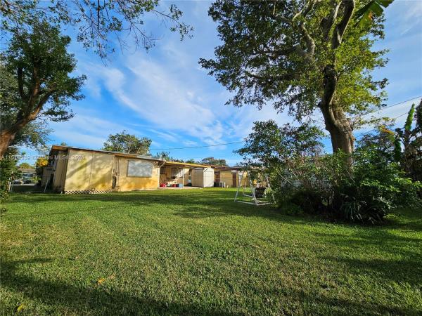 Edgewater Manor, 5011 SW 29th Ave, Dania Beach, Florida 33312, image 2