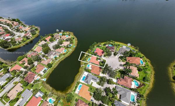 Keystone Lake, 2332 NW 186th Ave, Pembroke Pines, Florida 33029, image 1
