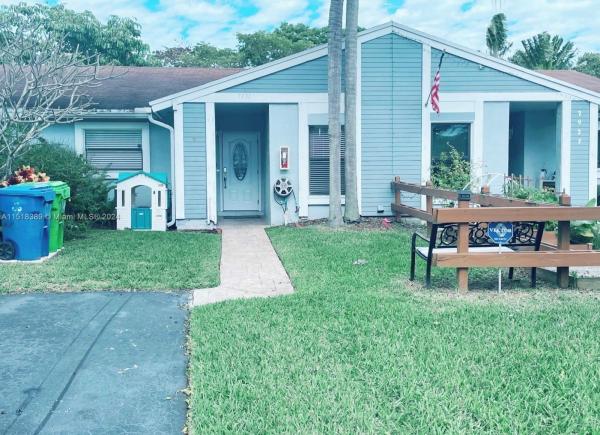 Heftler Townhouses At Red Bridge, 7931 NW 41st Ct #NO, Sunrise, Florida 33351, image 1